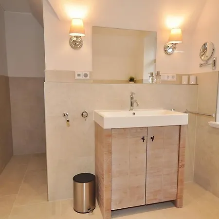Doppelhaushaelfte Golden Peach Tatil Evi